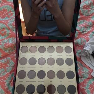 Tarte holiday pallet 2016 edition